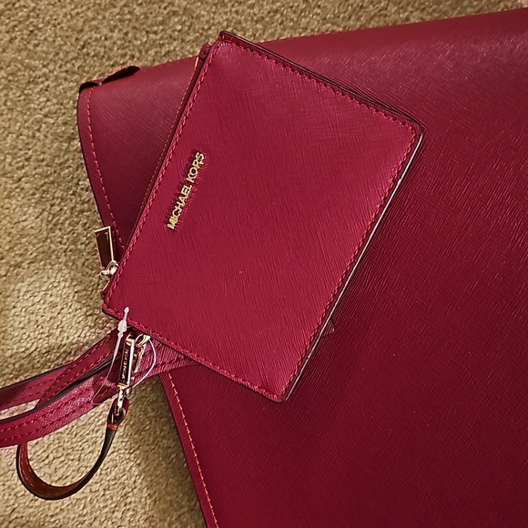 Michael Kors Deep Red Charlie Tote With Small Zip Case NWT Handbag Beautiful - Picture 6 of 14